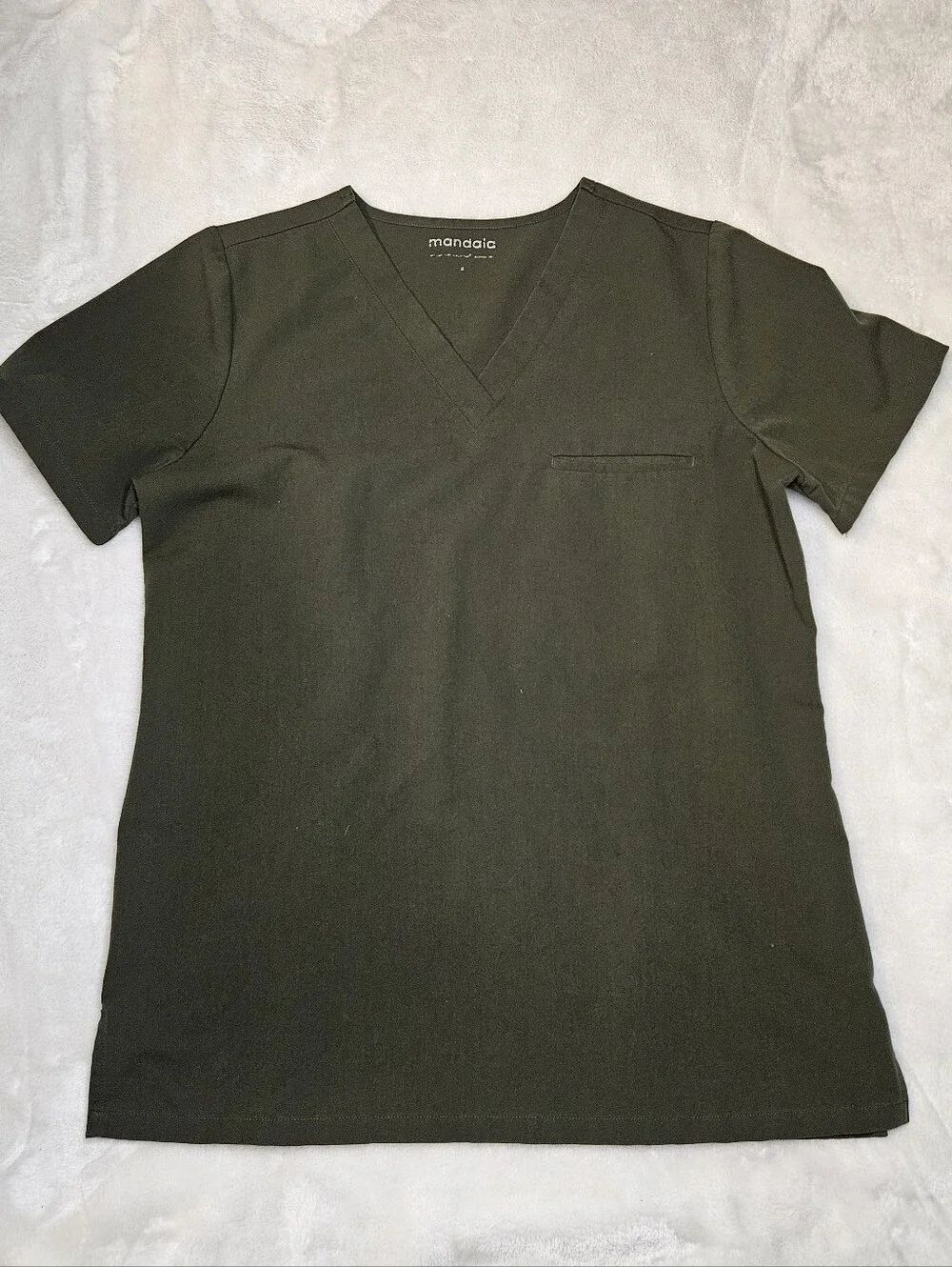 Mandala Scrubs - One Pocket V-Neck Scrub Top - Olive - Picture 2 of 5